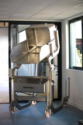 Basculeur de cuve Europe – Solution industrielle de transfert sécurisé